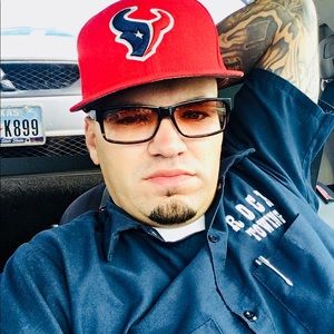 Meet your Posher, Henhenry